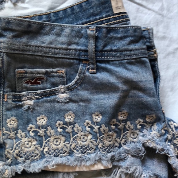 Hollister Jean Shorts - Picture 4 of 6